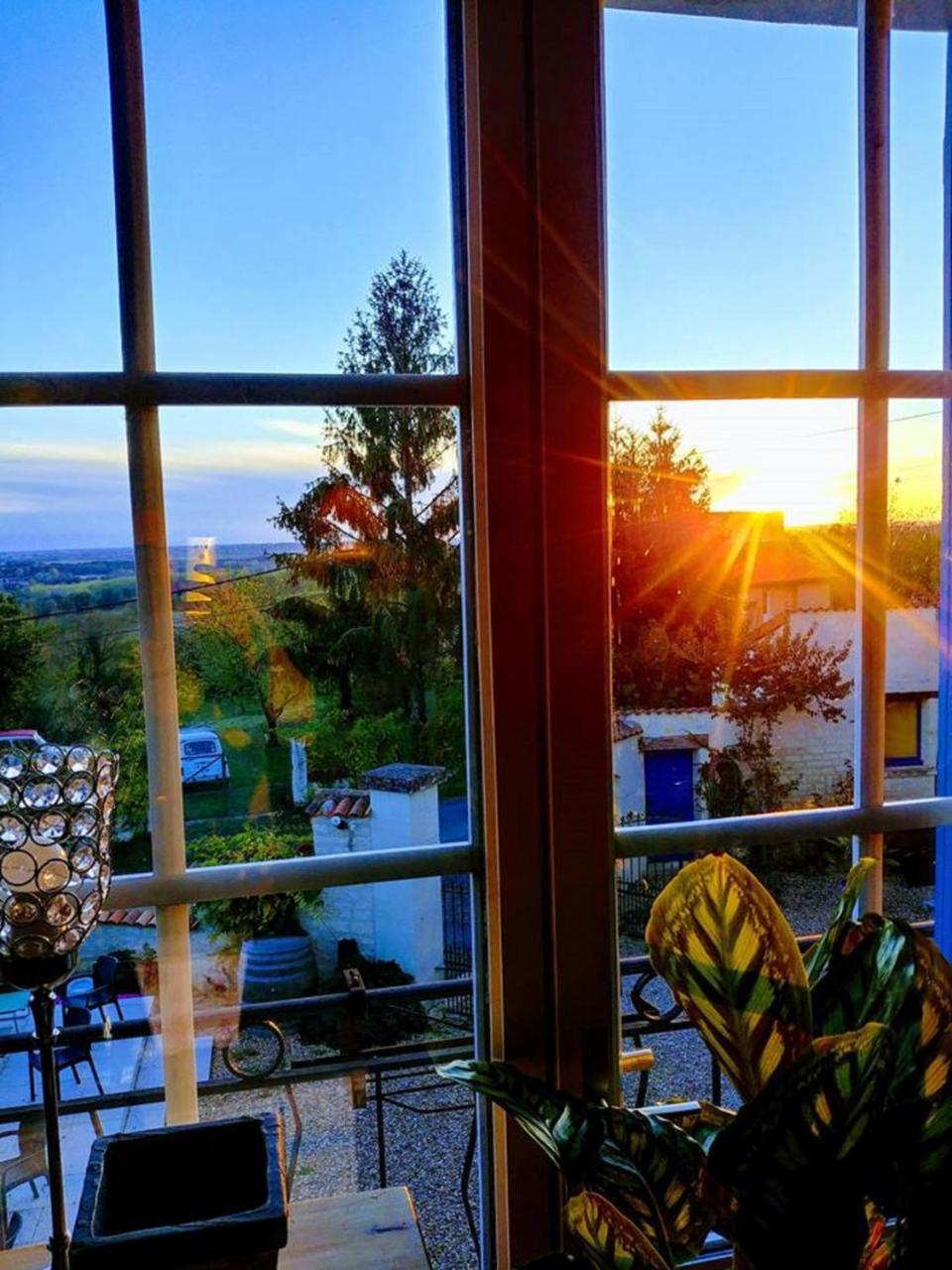 Manoir Le Cristal " Les Entrees Du Futuroscope A Petit Prix Bed & Breakfast Beaumont  Dış mekan fotoğraf