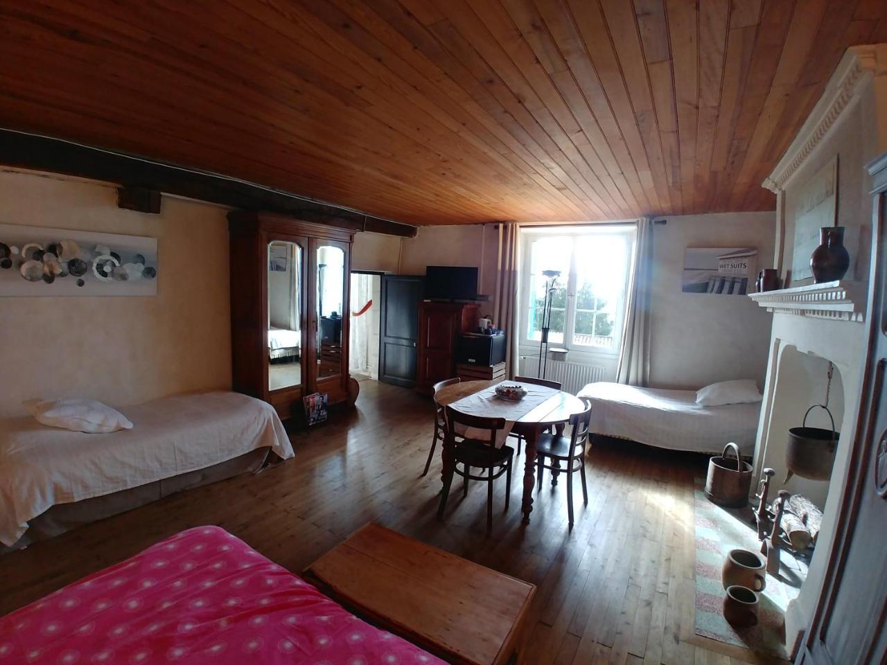 Manoir Le Cristal " Les Entrees Du Futuroscope A Petit Prix Bed & Breakfast Beaumont  Dış mekan fotoğraf